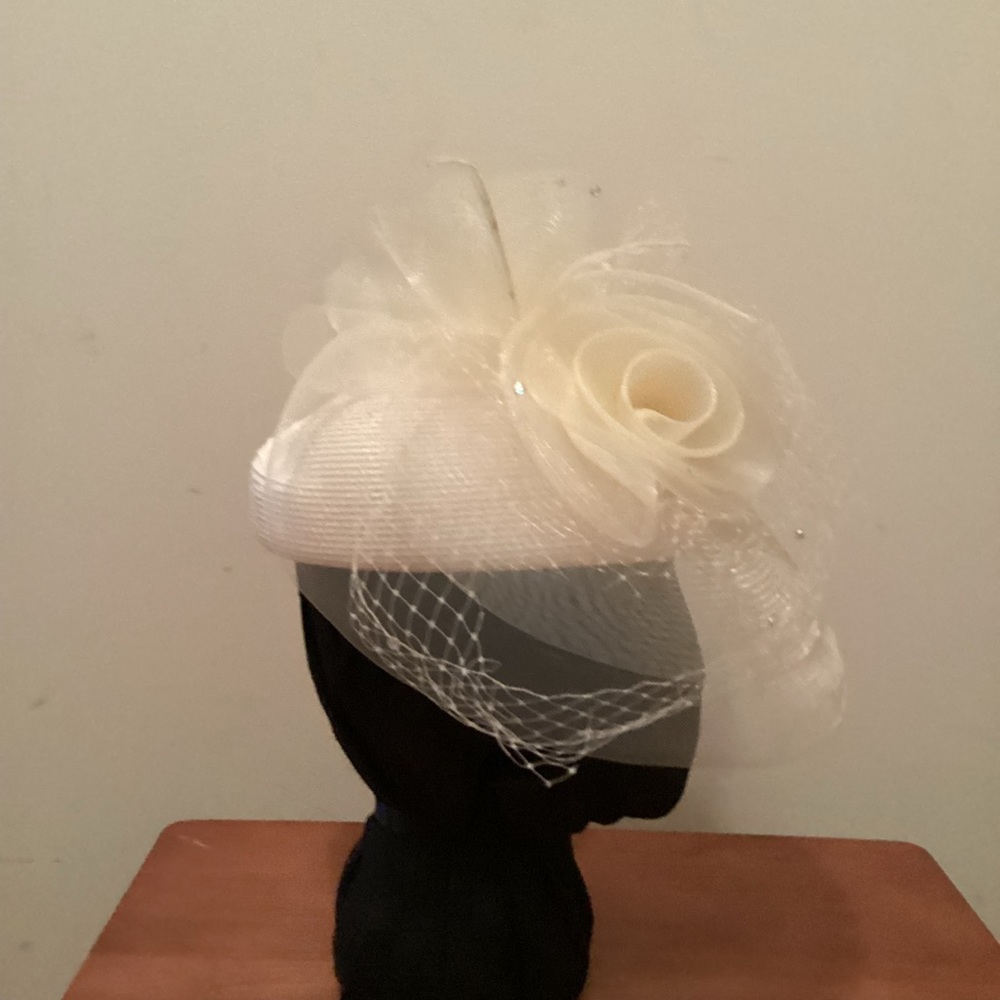 * Pillbox Hat, Wedding Fascinator Hat, Tea Party Hat - Picture 5 of 7